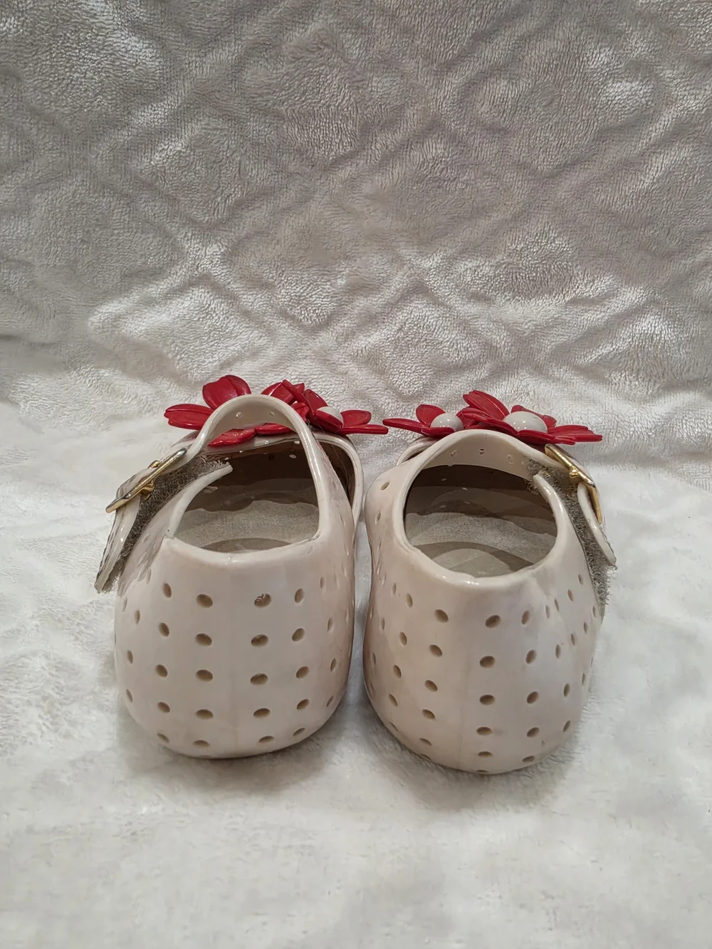 Mini Melissa Kids Sz 6 Toddler. Cream Jelly Sandals with Red Flower Accents.